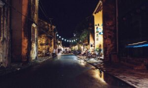 how should zahongdos eyeliner be worn